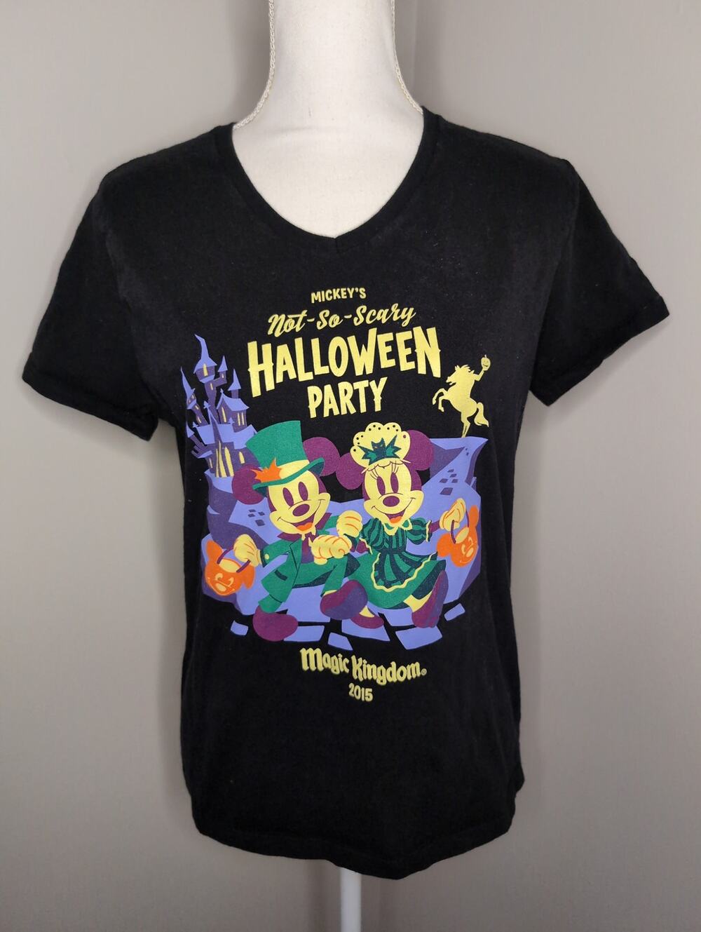 Disney Mickey’s Not-So-Scary Halloween Party 2015 V-Neck Tee M